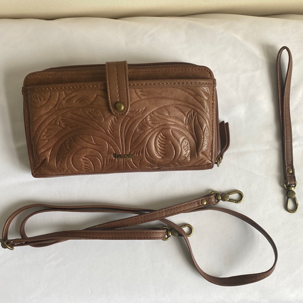 The Sak Iris Leather Smartphone Crossbody Bag